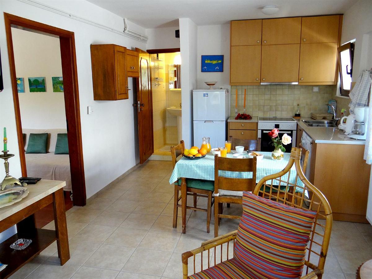 Apartment By The Sea Kato Daratso Exterior photo